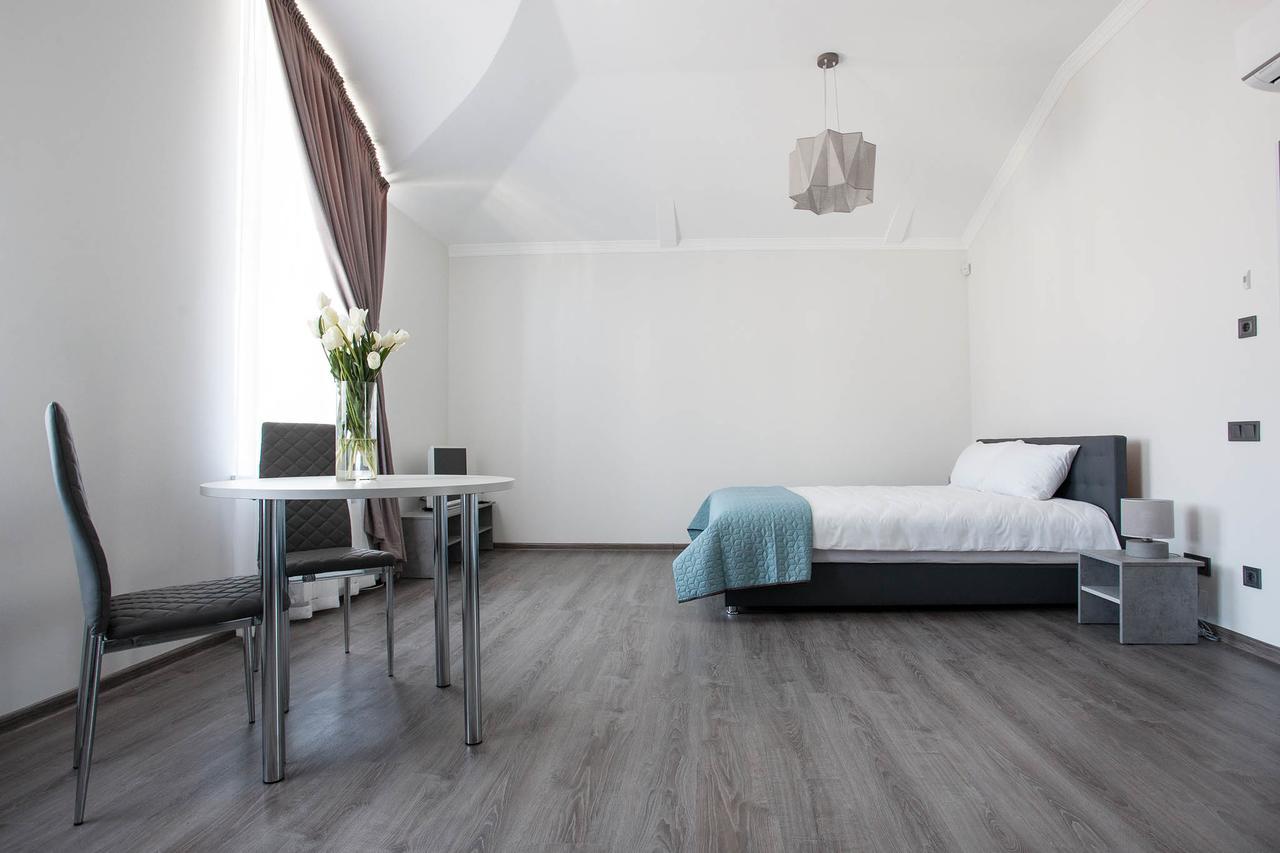 Aparthotel Sumskaya Apartments เคียฟ ภายนอก รูปภาพ